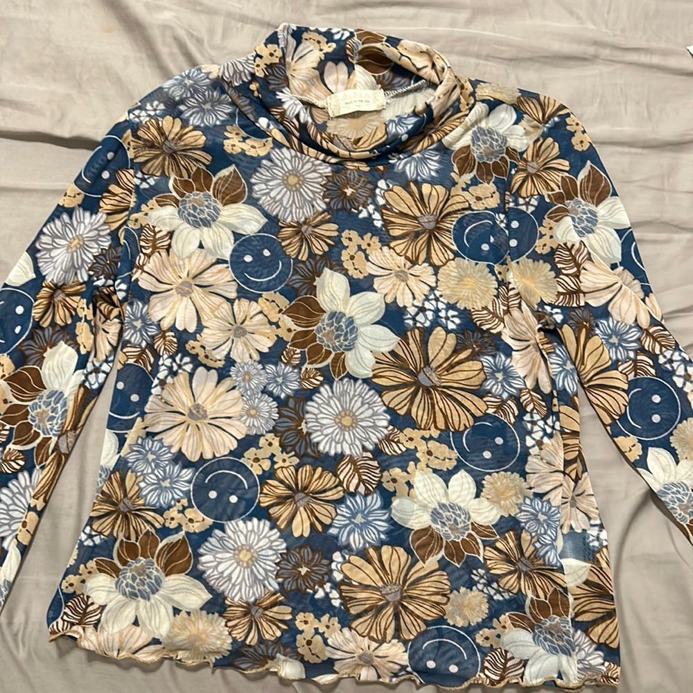 Mesh smile face long sleeve turtleneck
